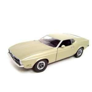  1971 FORD MUSTANG SPORTS ROOF 118 DIECAST MODEL 