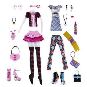    Monster High Day at the Maul Fashions Giftset Toys & Games