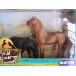  Breyer Wild Mustangs No. 750302 Smutty Palomino Stallion 