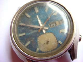 This watch is defect and broken and sold for parts