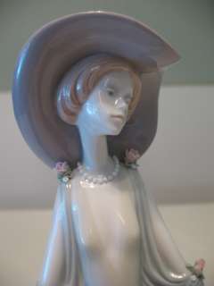 LLADRO # 1428 Afternoon Tea Elegant Lady 14 tall RETIRED  