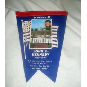  POST CARD IN MEMORY OF JFK JOHN F KENNEDY PENNANT 100% 