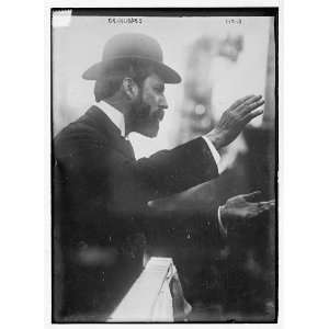  C.E. Hughes,applauding