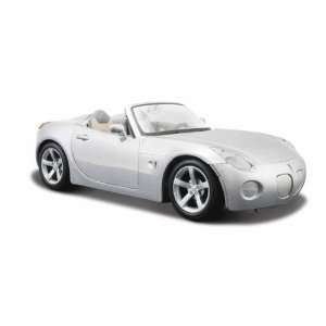  2006 Pontiac Solstice Silver 124 Diecast Model Car Toys 