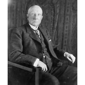 1909 photo John D. Rockefeller, three quarter length 