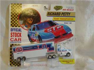 Richard Petty STP Team Transporter Semi Truck 1/87  