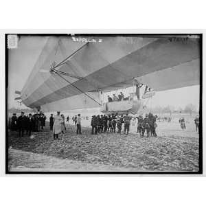  Blimp,Zeppelin No. 3,on ground,spectators