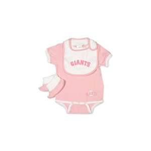  San Francisco Giants Infant Bib and Bootie Set Sports 