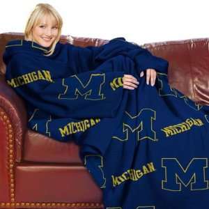   WOLVERINES OFFICIAL COMFY BLANKET W/ SLEEVES