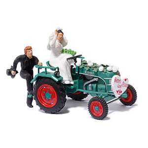  Kramer KL 11 w/Bride and Groom Toys & Games