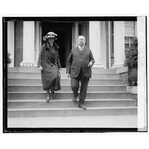  Photo Mrs. Fredk J. Manning and Taft, 5/26/24 1924