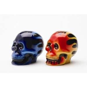  Flame Skulls Salt & pepper Shaker Set made of Ceramic 