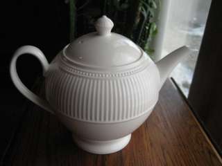Wedgwood Windsor Pattern 4 cup Tea Pot MINT w/tag  