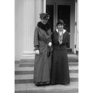   1915 LEWIS, MRS. LAWRENCE. LEFT, WITH MRS. HARRY LOWEN