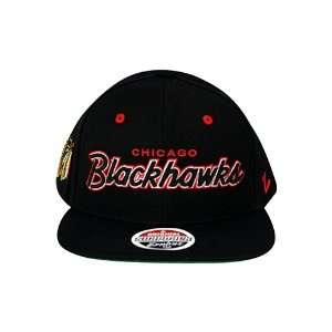  Headliner Chicago Blackhawks Snapback Hat Black. Size 