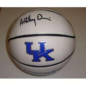   Basketball Kentucky Wildcats COA   Autographed College Basketballs