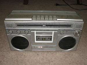 Studio 44 Vintage Cassette Player / Radio  