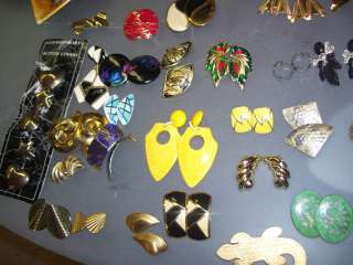 Huge Lot Of Costume Jewelry Earings And Pins (Over 25 Pairs)  