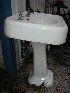 Vintage Porcelain Pedestal Bathroom Sink USA Standard Sanitary Mfg. Co 