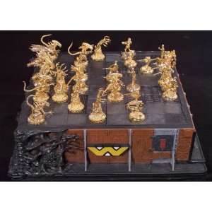  Aliens Deluxe Gold Chess Set Toys & Games