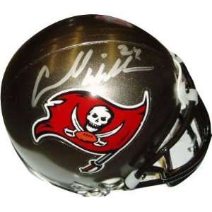  Carnell Williams Tampa Bay Buccaneers Autographed Riddell 