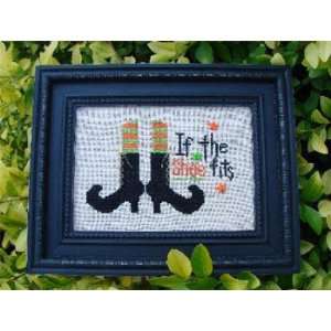  If the Shoe Fits (w/buttons)   Cross Stich Pattern Arts 