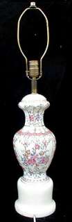 Exquisite Antique Chinese Export Porcelain Chintz Table Lamp  