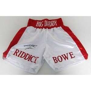   White & Red Boxing Trunks SI   Autographed Boxing Robes and Trunks