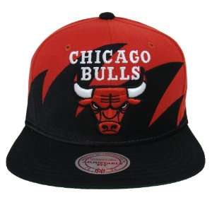  Chicago Bulls Retro Mitchell & Ness Sharktooth Snapback Cap Hat 