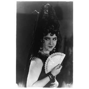  Dorothy Gish,actress,in Spanish costume