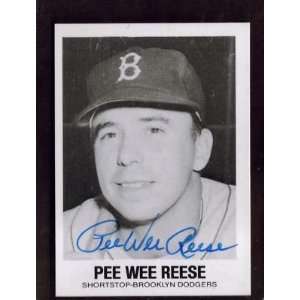  1977 Tcma #31 Pee Wee Reese Dodgers Signed Auto   Sports 