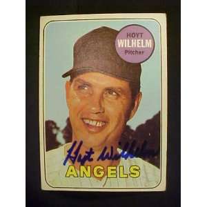 Hoyt Wilhelm Los Angeles Angels #565 1969 Topps Autographed Baseball 