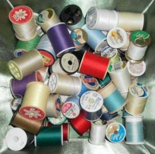 VINTAGE FABRIC COVERED SEWING BOX FILLED THREAD BUTTONS NOTIONS 