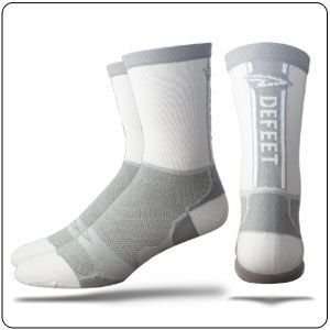  Defeet Levitator Lite Hi Top Socks   Grey/White Sports 