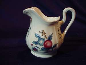 WEDGWOOD WILLIAMSBURG POTPOURRI 3 3/4 CREAMER Damaged  